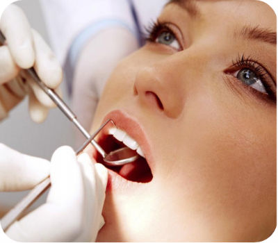 Examen dental profesional en Clínica Dental Longás Valdés