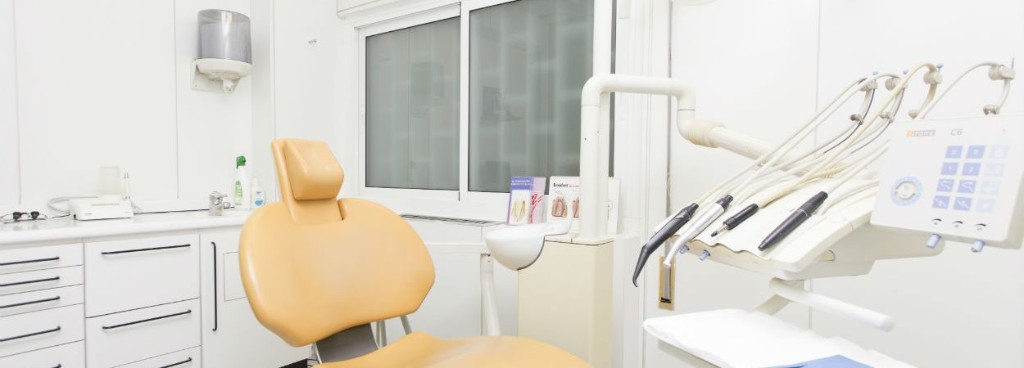 Gabinete dental con unidad Sirona