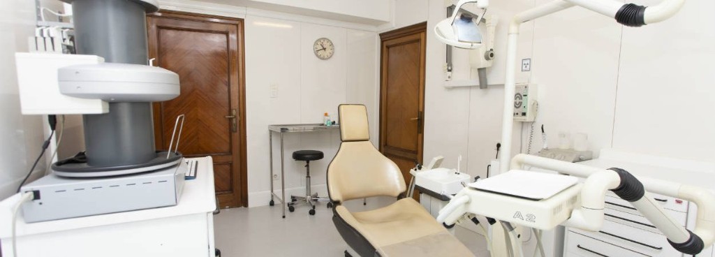 Consulta dental equipada